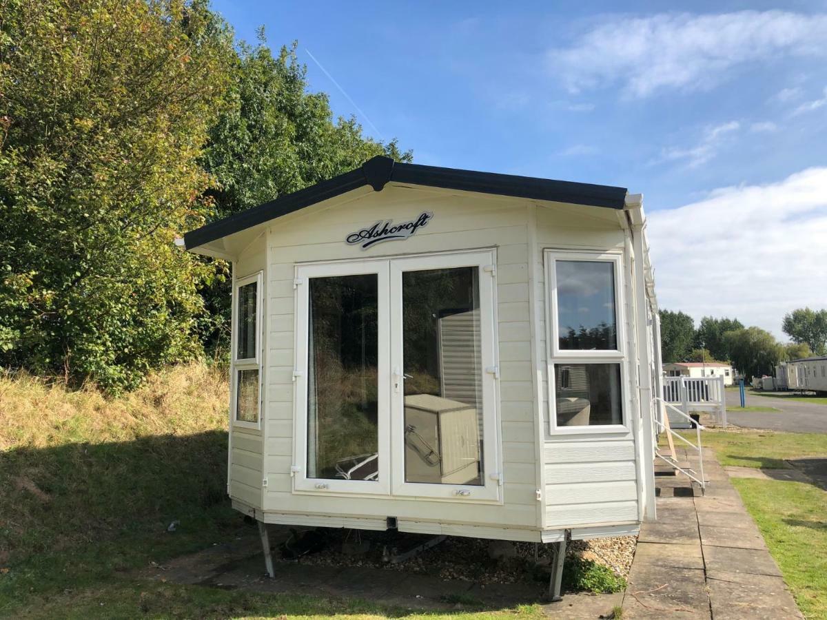 Gold Standard Caravan On South View Park Hotel Skegness Exterior photo